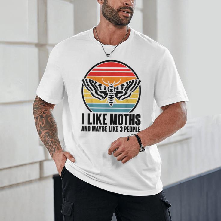 I Like Moths And Maybe 3 People Insect Moth Lovers Introvert Unisex T-Shirt