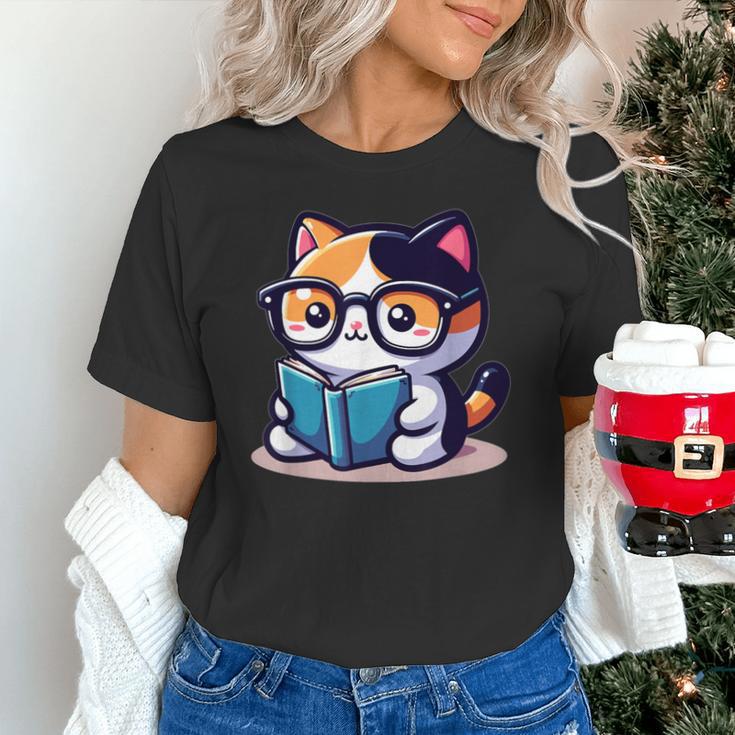 Adorable Book Lover Calico Cat With Reading Glasses Cute For Men Women Kids Unisex T-Shirt