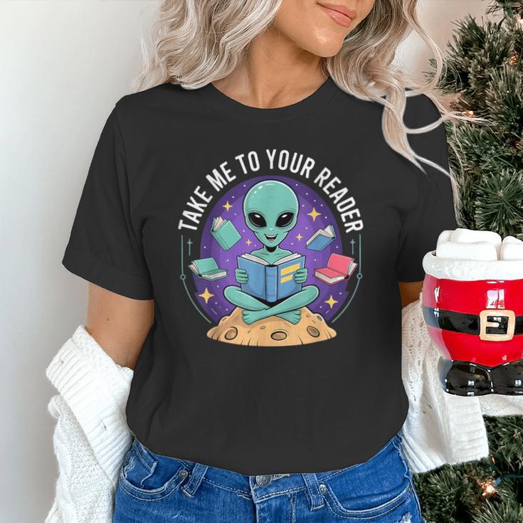 Alien Reader Reading Teacher Librarian Book Lover Unisex T-Shirt