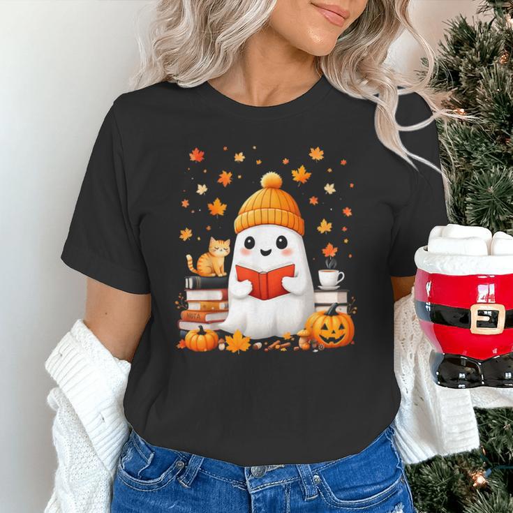 Cute Beanie Ghost Bookworm Cozy Book Reading Halloween Unisex T-Shirt