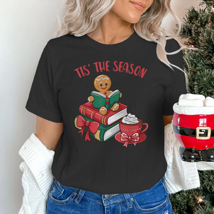 Cute Gingerbread Man Reading Book Nerd Christmas Bookish Unisex T-Shirt Cute Gingerbread Man Reading Book Nerd Christmas Bookish Unisex T-Shirt