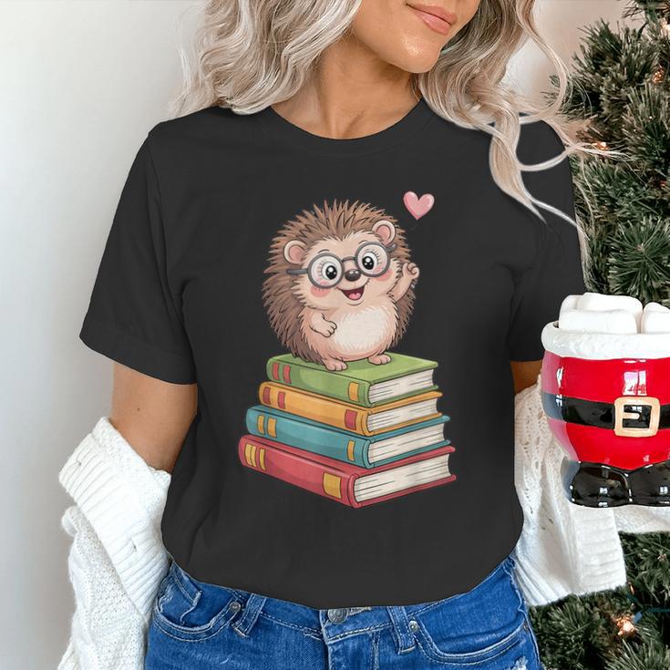 Cute Hedgehog Reading Books Animal Lover Reader Bookworm Unisex T-Shirt