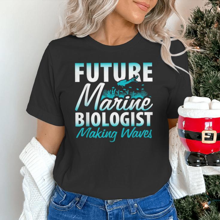 FUTURE MARINE BIOLOGIST MAKING WAVES Graduation T-Shirt Unisex T-Shirt