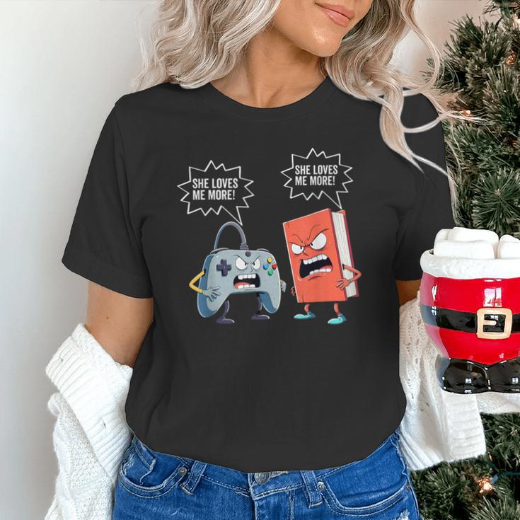 Gamer Book Lover Girl Women Bookworm Video Gaming Daughter Unisex T-Shirt