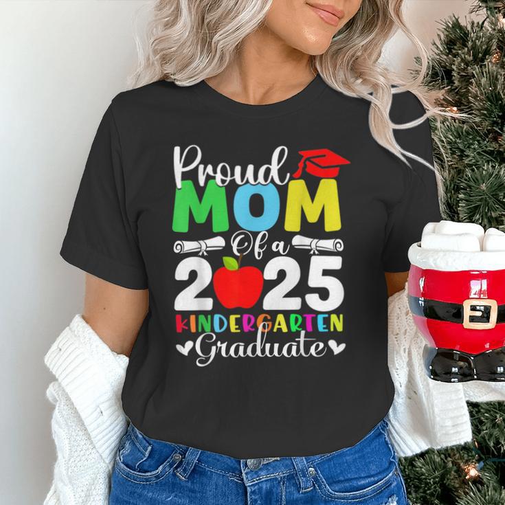 Graduation Proud Mom Of 2025 Kindergarten Graduate Unisex T-Shirt