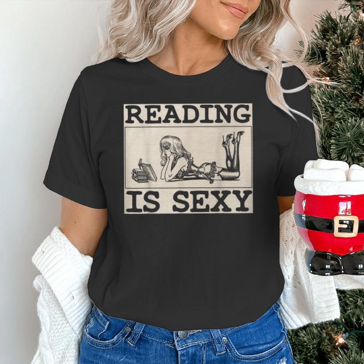 Hot Pin Up Girl Comic Book Vintage Reading Is Sexy Unisex T-Shirt