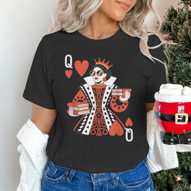 Modern Queen Of Hearts Book Lover Reading Novels Romantasy Unisex T-Shirt Modern Queen Of Hearts Book Lover Reading Novels Romantasy Unisex T-Shirt