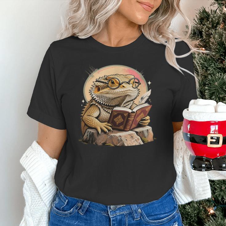 Nerdy Bearded Dragon Glasses Book Reading Unisex T-Shirt