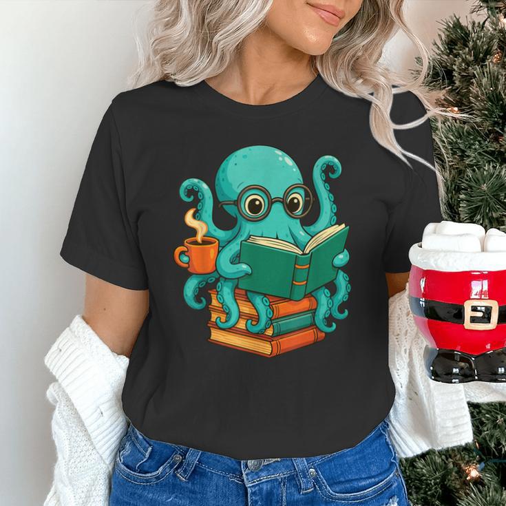 Octopus Reading Book Reading Bookworm Reader Unisex T-Shirt