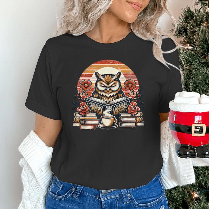 Owl Reading Books Book Library Bookworm Unisex T-Shirt