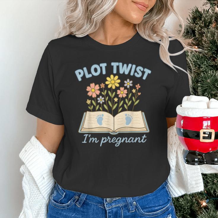 Plot Twist I'm Pregnant Literary Pregnancy Announcement Book Unisex T-Shirt