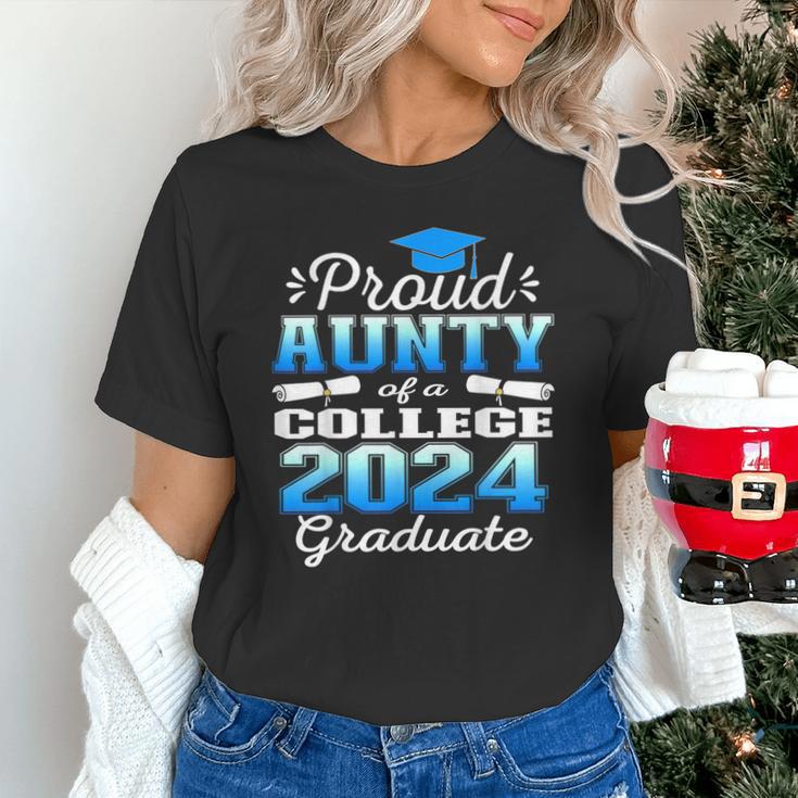 Proud Aunty Of 2024 College Graduate Family 24 Graduation Unisex T-Shirt