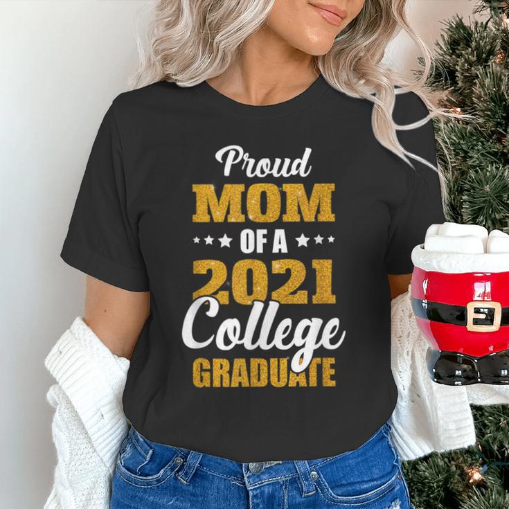 Proud Mom Of A 2021 College Graduate Senior Graduation Unisex T-Shirt