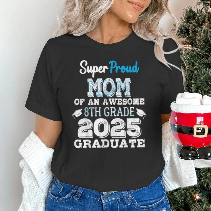 Proud MOM Of A 8th Grade Graduate 2025 Elementary Graduation Unisex T-Shirt
