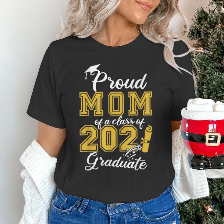 Proud Mom Of a Class Of 2021 Graduate Graduation Senior 2021 Unisex T-Shirt