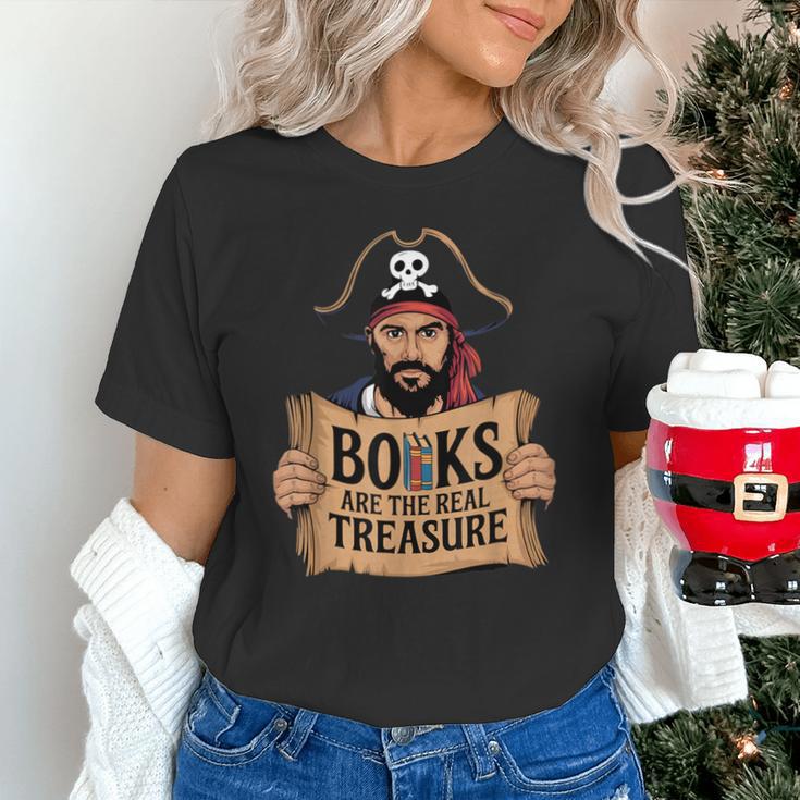 Read Book Reader Library Reading Librarian Pirate Bookworm Unisex T-Shirt
