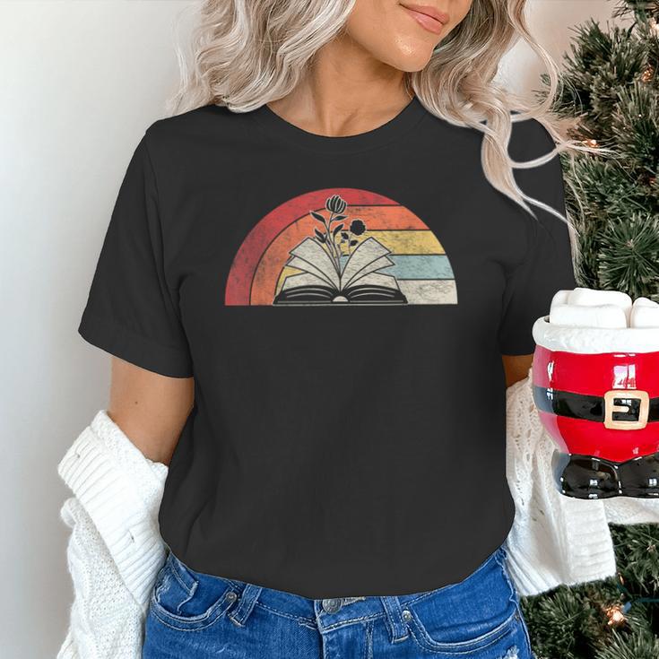 Retro Vintage Wildflowers Book Shirt Book Lover Unisex T-Shirt