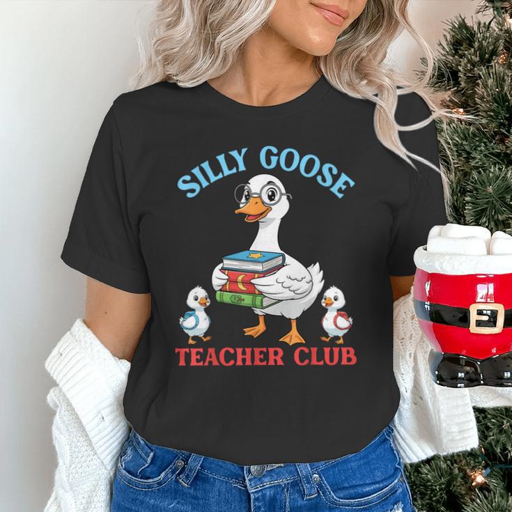 Silly Goose With Books Teacher Club School Educator Unisex T-Shirt