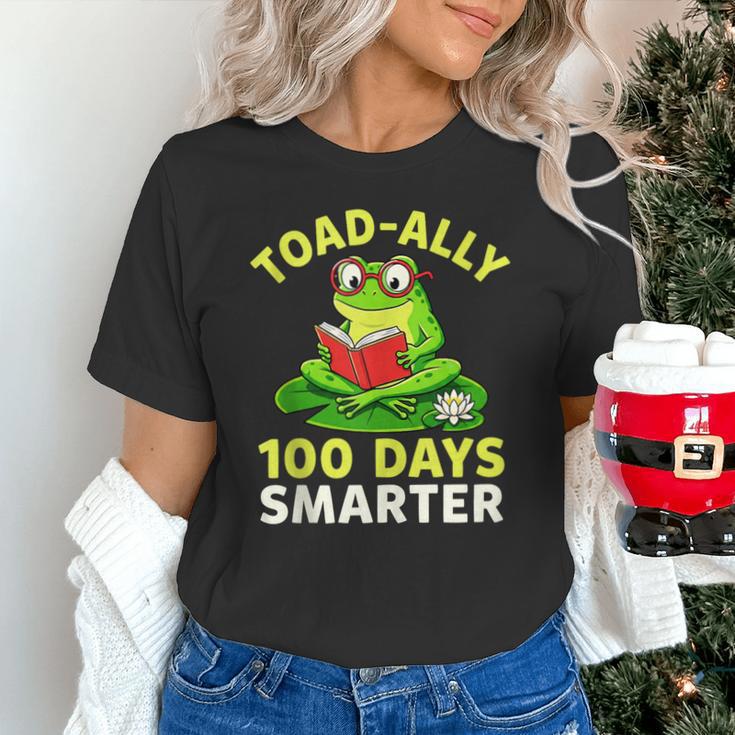 Toad-Ally 100 Days Smarter Frog Reading Book 100 School Day Unisex T-Shirt