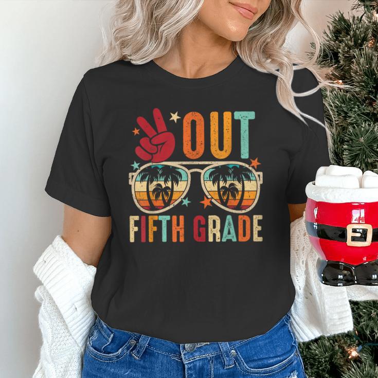 Vintage Peace Out 5th Grade Graduation Last Day Of School Unisex T-Shirt