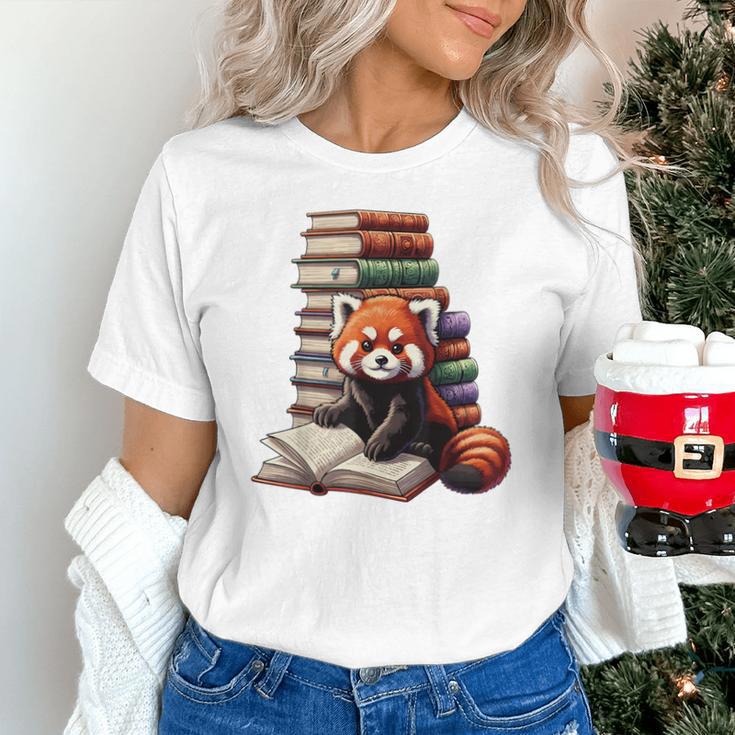 Cute Red Panda Reading Book Animal Bookworm Unisex T-Shirt