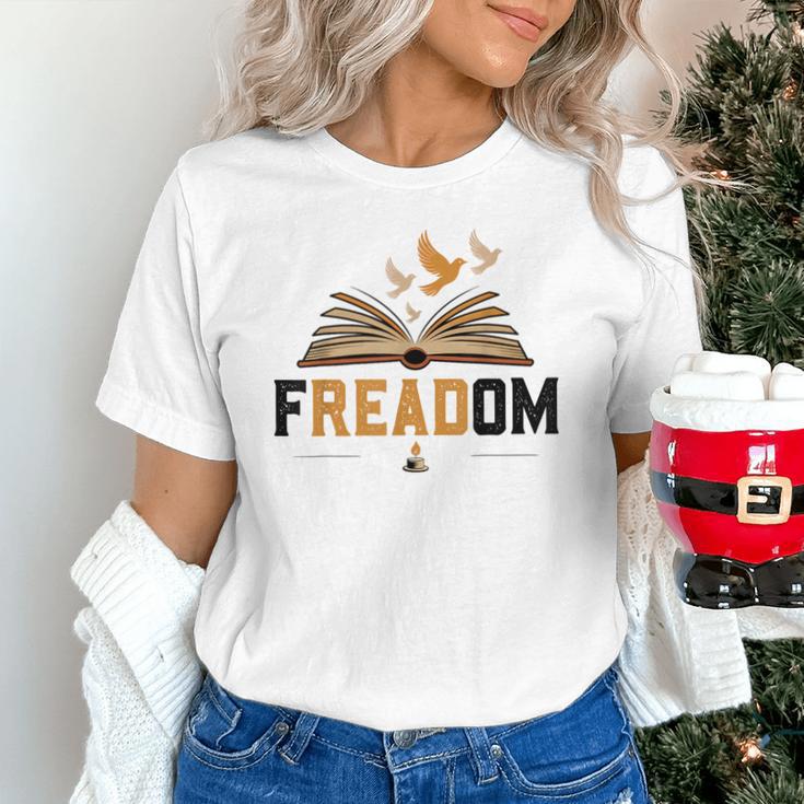 Freadom Anti Banned Books Lovers Reading Librarian Bookworm Unisex T-Shirt