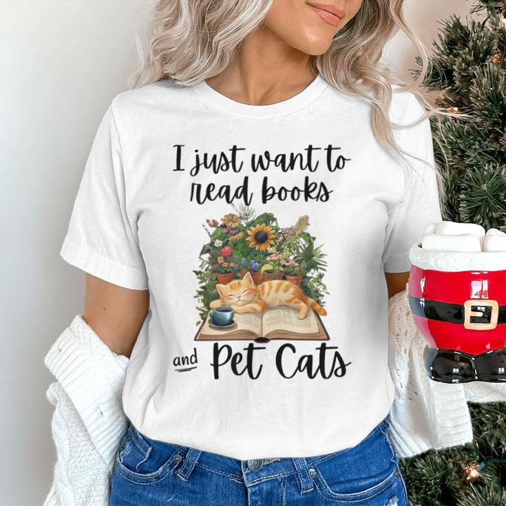 I Just Want To Read Books And Pet Cats Cat Lover Unisex T-Shirt I Just Want To Read Books And Pet Cats Cat Lover Unisex T-Shirt