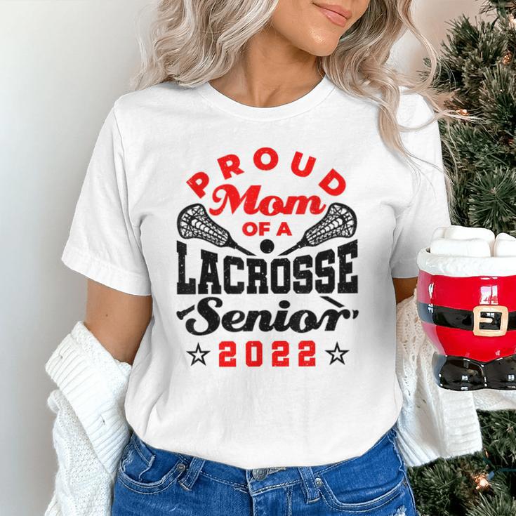 Proud Mom Of a Lacrosse Senior 2022 Graduation Unisex T-Shirt