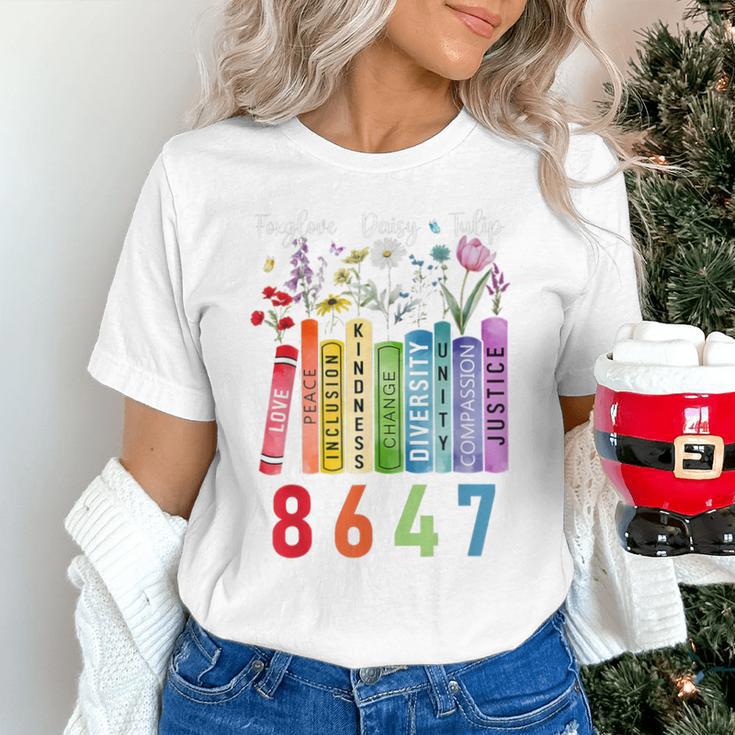 Subtle Floral Foxglove Daisy Tulip Book Lover Unisex T-Shirt