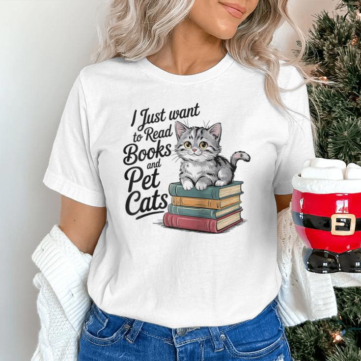 Vintage I Just Want To Read Books And Pet Cats Cat Raglan Baseball Tee Unisex T-Shirt