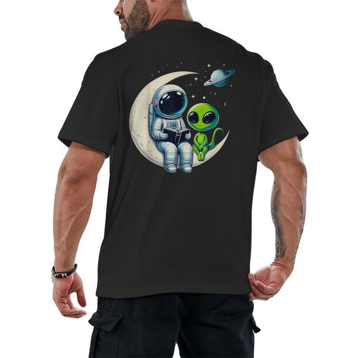 Astronaut Reading Book To Alien Shirt Moon Space Lover Kids Men's Back Print T-Shirt
