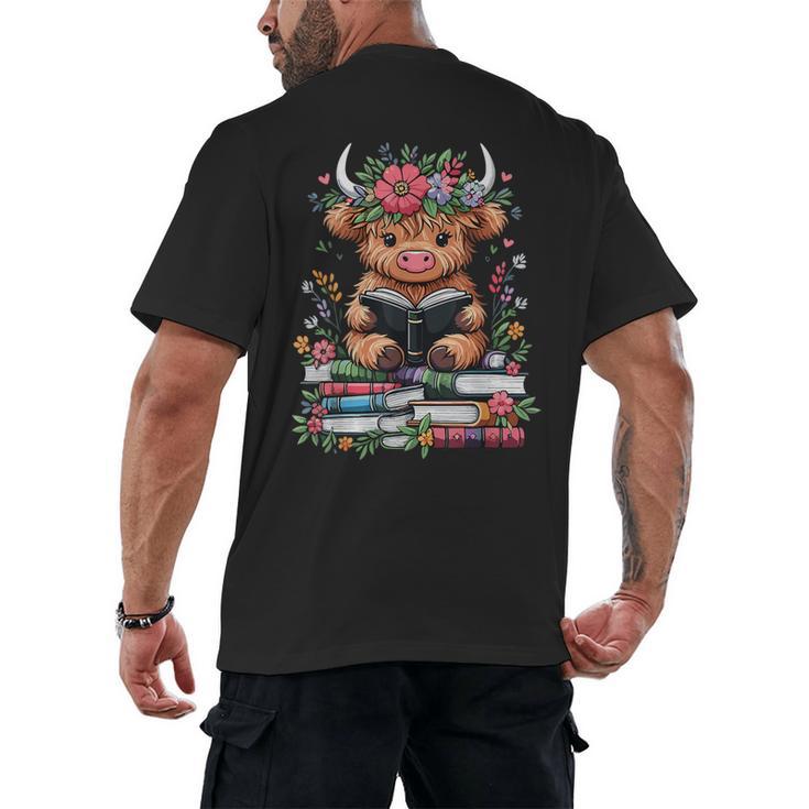 Bookworm Cute Baby Highland Cow Reading Book Men's Back Print T-Shirt