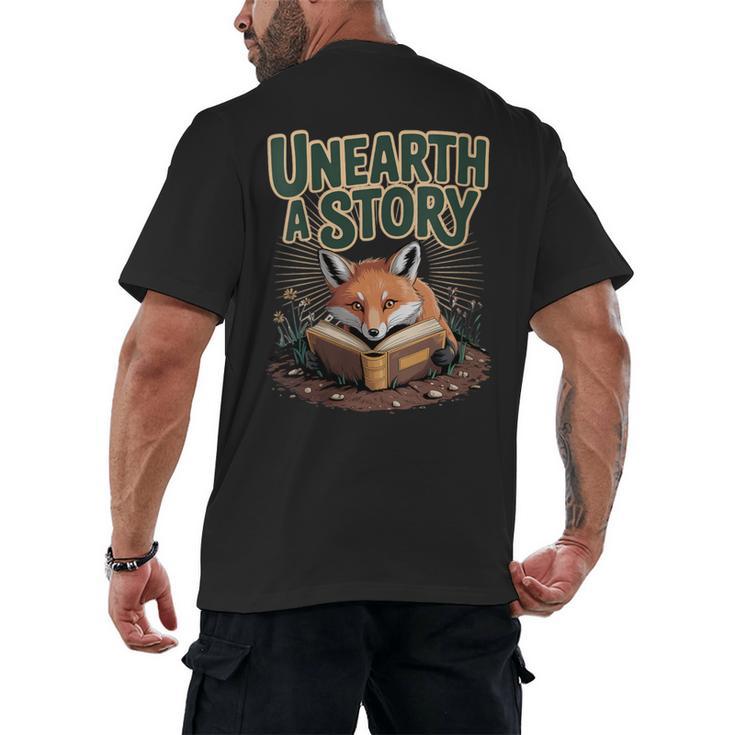 Unearth A Story Fox Reads a Book Men's Back Print T-Shirt