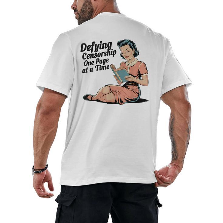 Defying Censorship One Page At a Time Read Banned Books Men's Back Print T-Shirt