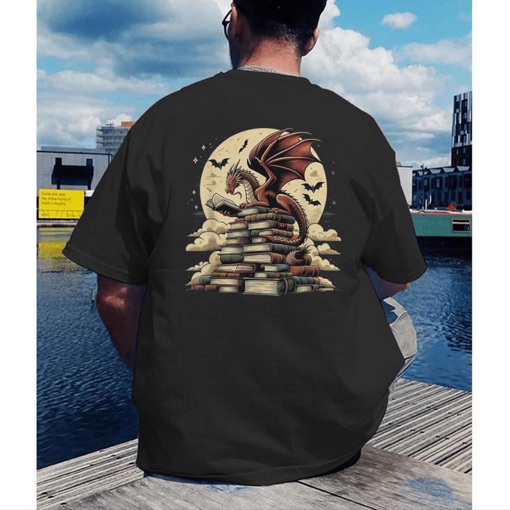 Dragon Reading a Book Dragons And Books Lover Bookworm Men's Back Print T-Shirt