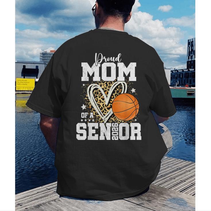 Proud Senior Mom Class Of 2026 Basketball Graduation Leopard Men's Back Print T-Shirt