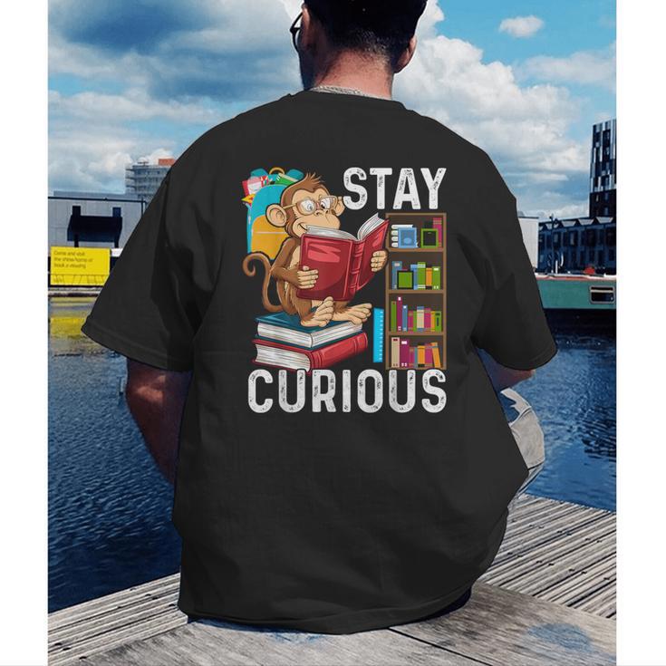 Stay Curious Monkey Reading Book Lover Bookworm Men's Back Print T-Shirt Stay Curious Monkey Reading Book Lover Bookworm Men's Back Print T-Shirt