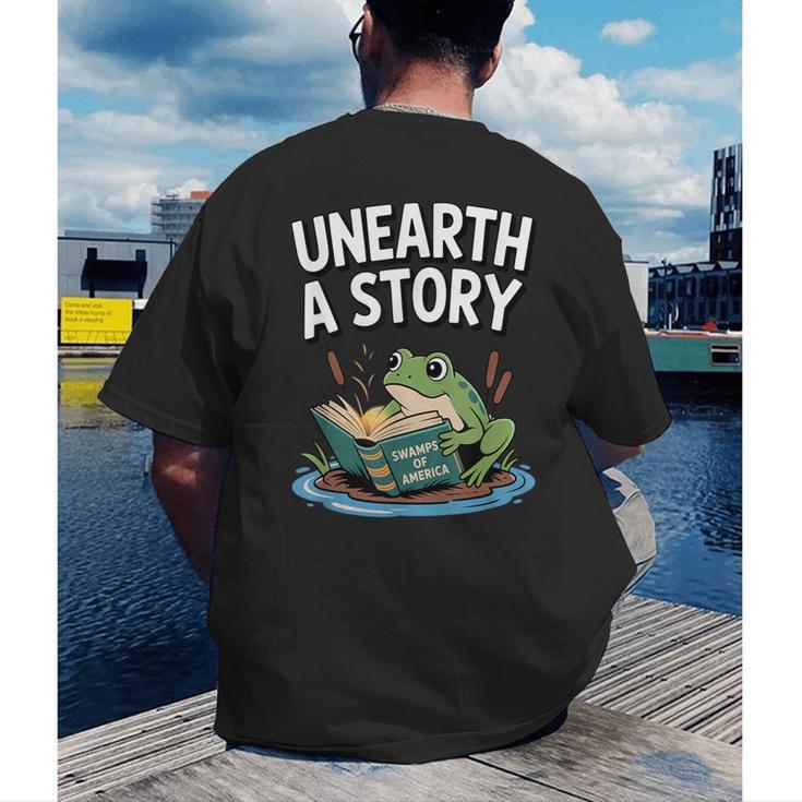 Unearth a Story Frog Reading a Book Summer 2026 Men's Back Print T-Shirt
