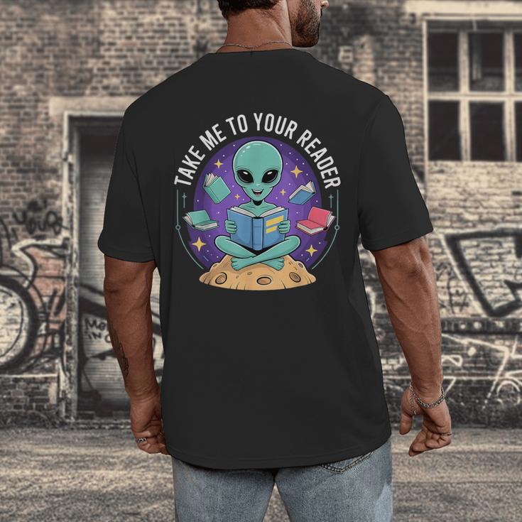 Alien Reader Reading Teacher Librarian Book Lover Men's Back Print T-Shirt Alien Reader Reading Teacher Librarian Book Lover Men's Back Print T-Shirt