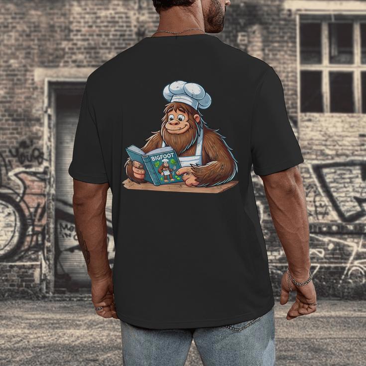 Bigfoot Reading a Cookbook Men's Back Print T-Shirt