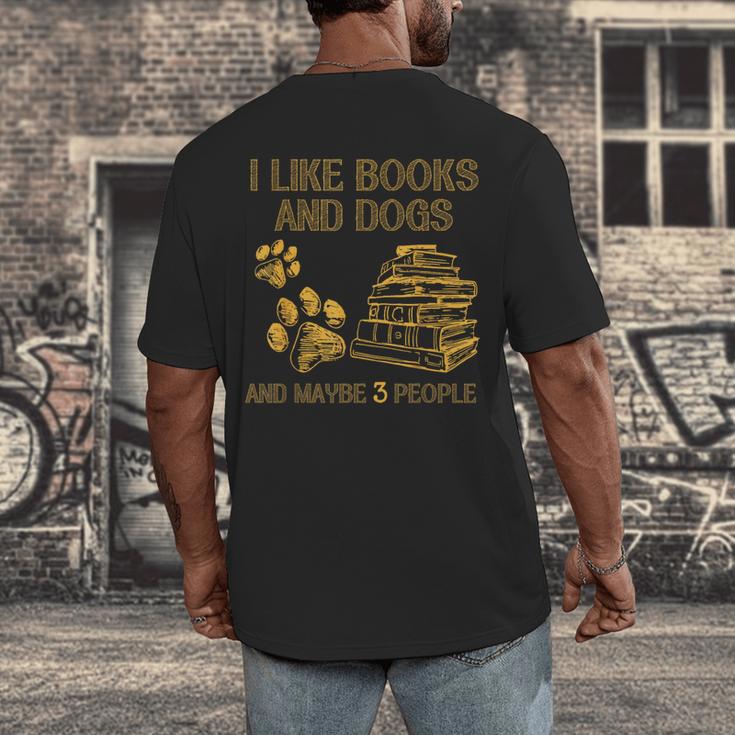 I Like Books And Dogs And Maybe 3 People Vintage Sayin Men's Back Print T-Shirt