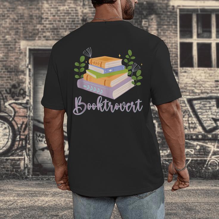 Booktrovert Bookworm Introvert Bibliophile Booktrovert Men's Back Print T-Shirt