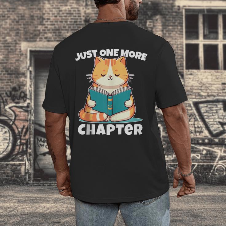 Cat Reading Books Bookworm Read One More Chapter Men's Back Print T-Shirt