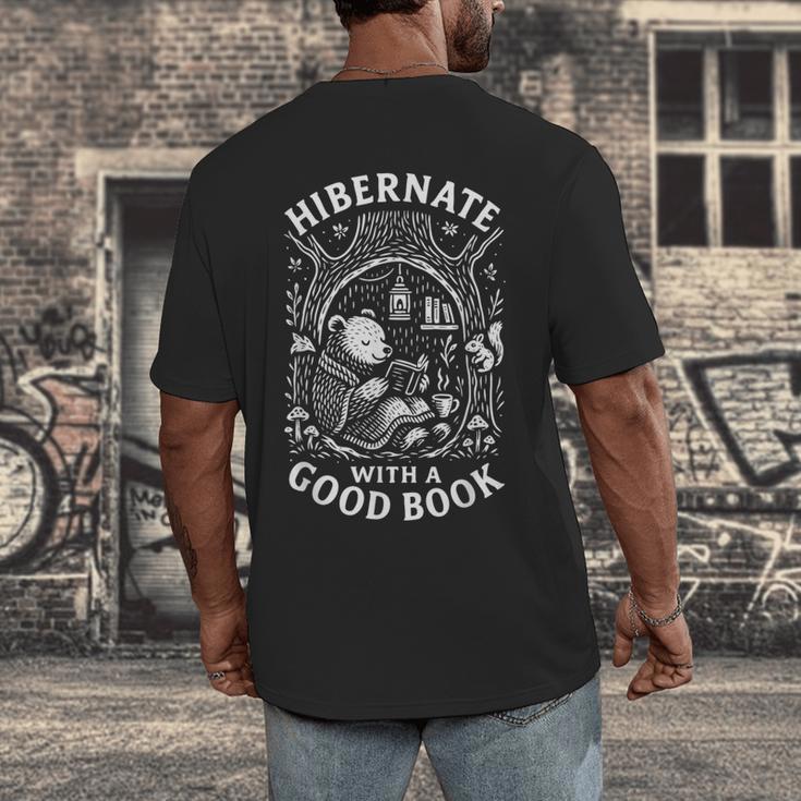 Cozy Bear Reading Hibernate With a Book Men's Back Print T-Shirt
