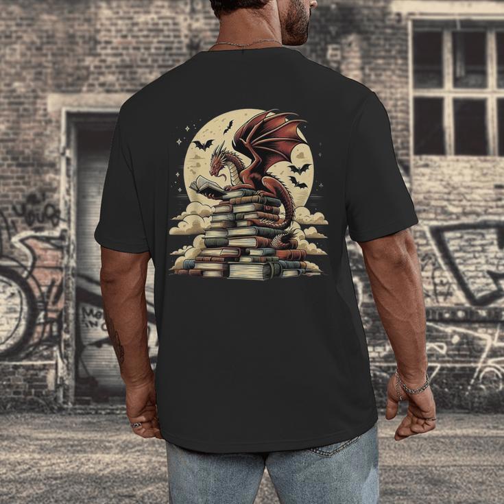 Dragon Reading a Book Dragons And Books Lover Bookworm Men's Back Print T-Shirt