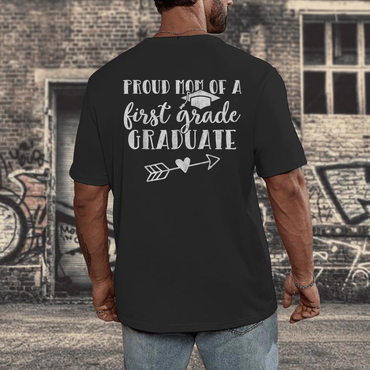First Grade Graduation Mom Shirt Proud Mom First Grader Men's Back Print T-Shirt