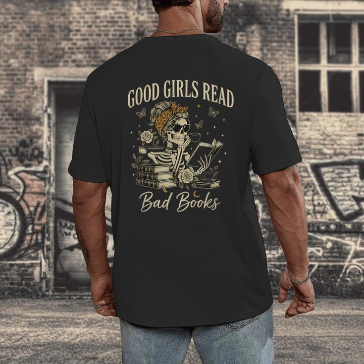 Good Girls Read Bad Books Vintage Skeleton Reader Men's Back Print T-Shirt