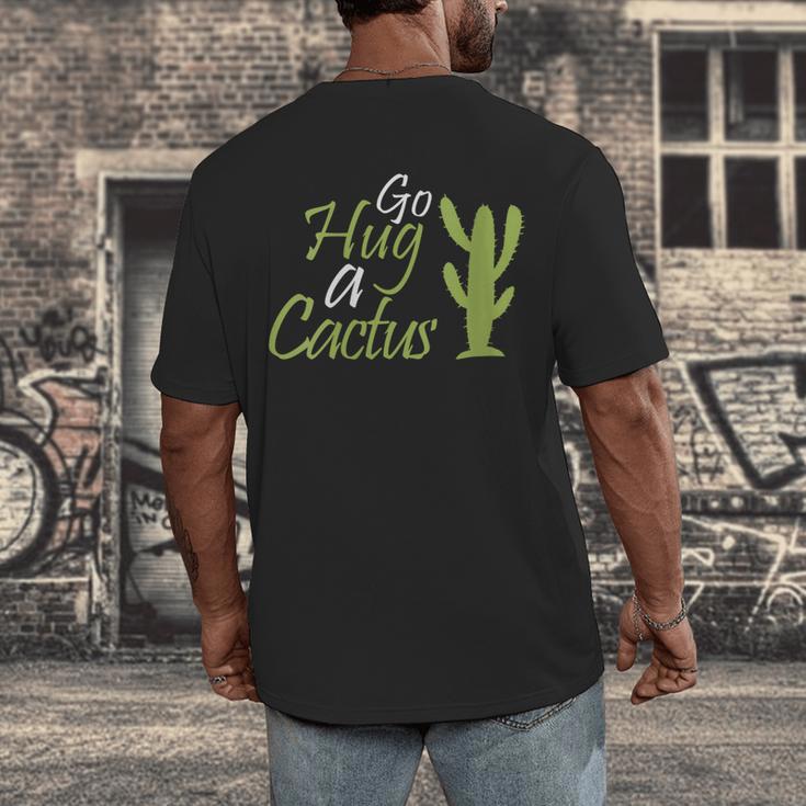 Introverts Sassy Saying Sassy Quote No Hugs Go Hug Cactus Men's Back Print T-Shirt Introverts Sassy Saying Sassy Quote No Hugs Go Hug Cactus Men's Back Print T-Shirt
