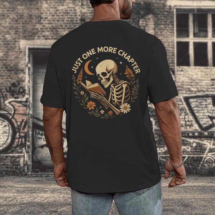 Just One More Chapter Book Lover Bookish Reading Skeleton Men's Back Print T-Shirt
