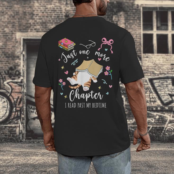 Just One More Chapter I Read Past My Bedtime Cat Book Lover Men's Back Print T-Shirt